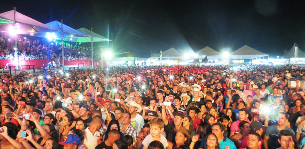 Festa do Peão de Cordeirópolis segue hoje com show de Leonardo e Eduardo Costa