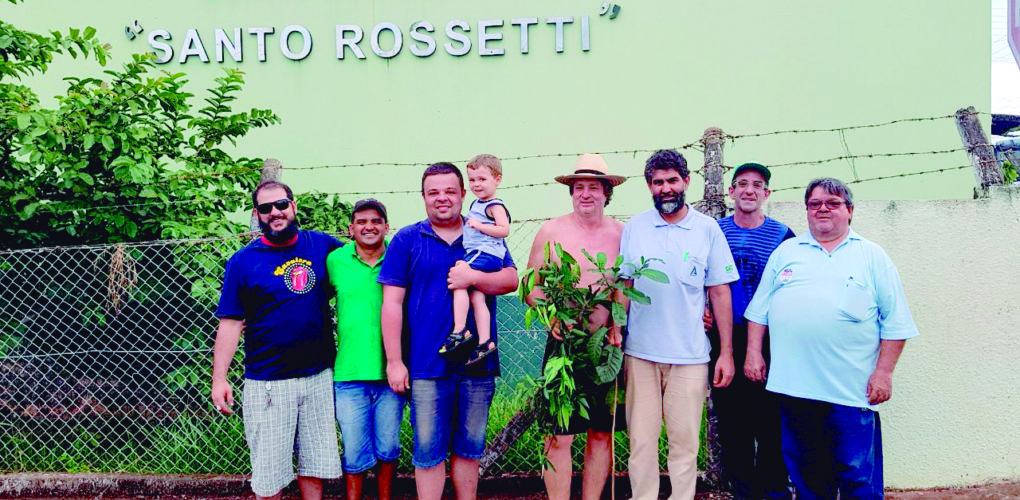 Centro Comunitário Santo Rossetti  recebe plantio de mudas