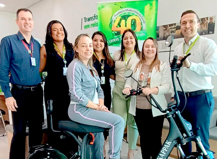 Associada de Iracemápolis recebe Scooter da campanha de aniversário da Sicredi Dexis