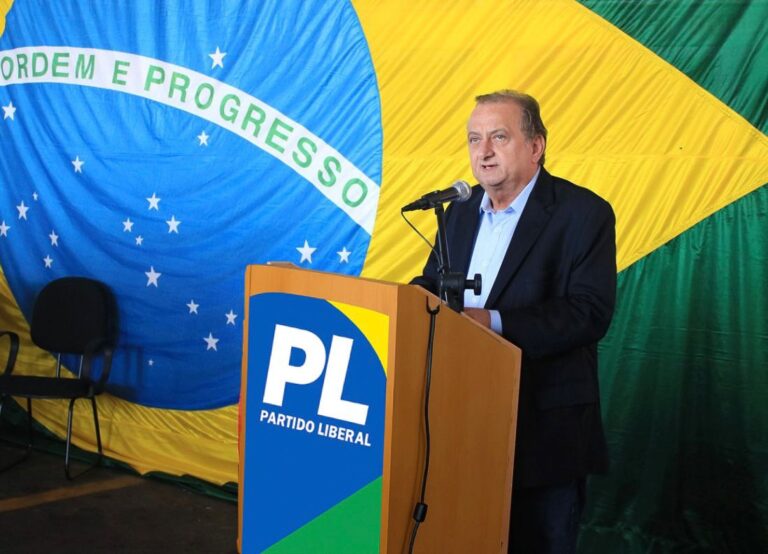 Miguel está entre os 36 deputados que votaram contra o aumento do número de deputados em Brasília