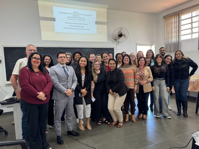 CRAS realiza reunião com rede socioassistencial com a presença de Promotor de Justiça