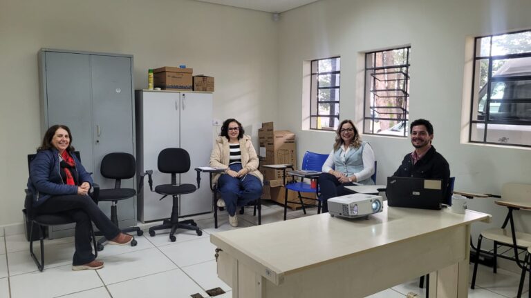 Iracemápolis apresenta índices acima das metas de alfabetização em reunião com Instituto Ometto